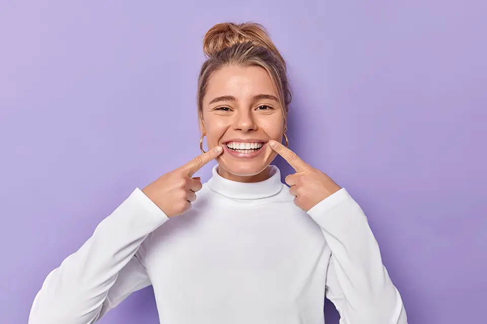 Risks and Benefits of Dental Veneers: A Clear Guide for Confident Smiles