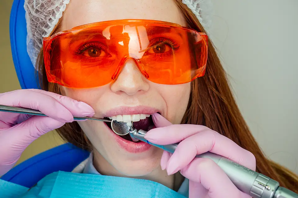 Dental Bonding vs Veneers: How To Choose Your Best Smile Upgrade 2 Dental Bonding vs Veneers: Repairability and Reversibility